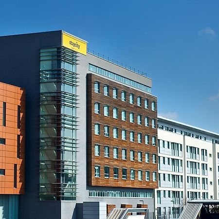 Staycity Aparthotels London Heathrow Hillingdon Exterior foto