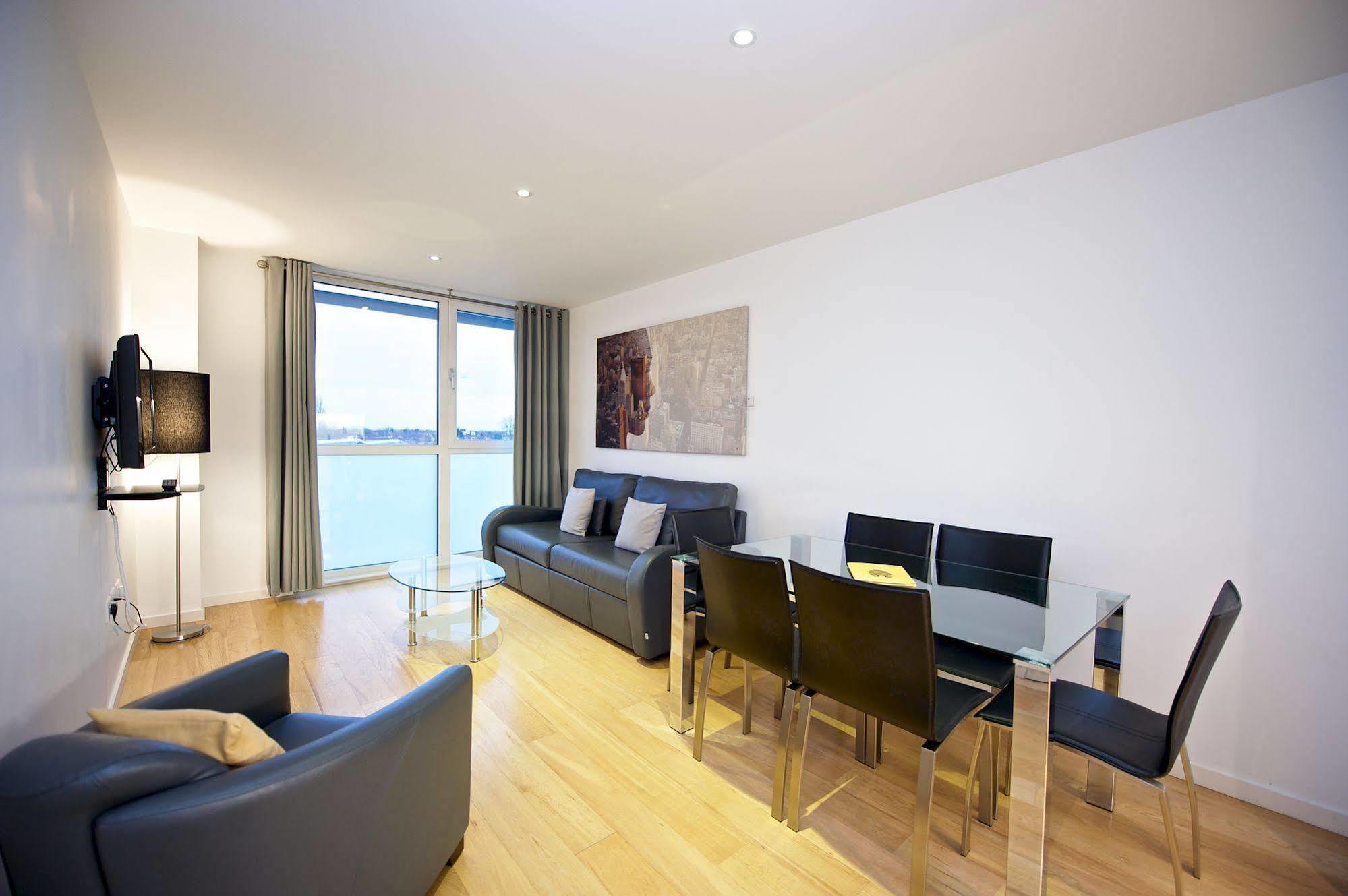 Staycity Aparthotels London Heathrow Hillingdon Exterior foto